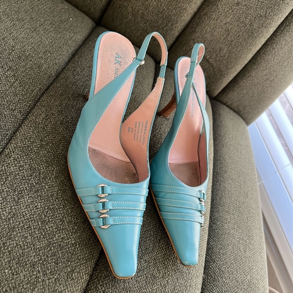 Anne Klein Shoes - *SOLD* Teal Vintage Anne Klein Kitten Heels